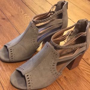 BKE Peep Toe Chunky Sandals